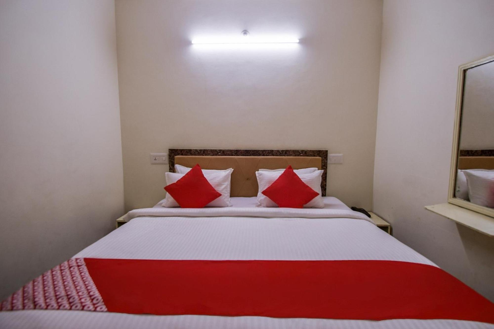 Hotel O Seema Udaipur Exteriör bild